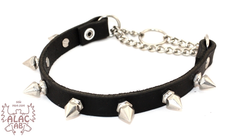 Halsband med pyramidnitar /30-40cm