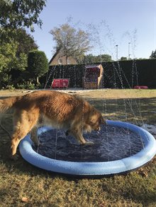 Splashpool med vattenanslutning